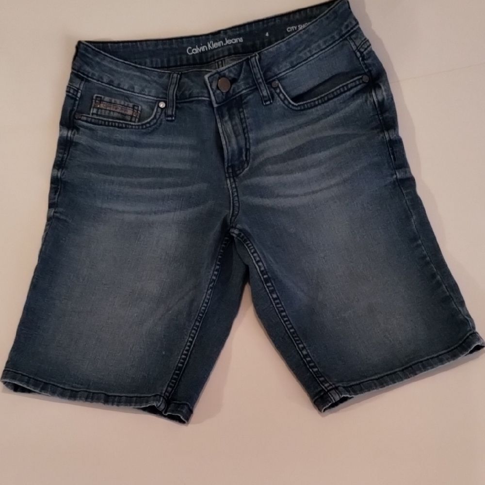 Calvin Klein City Shorts | Blue Denim Bermuda Style | Size 4